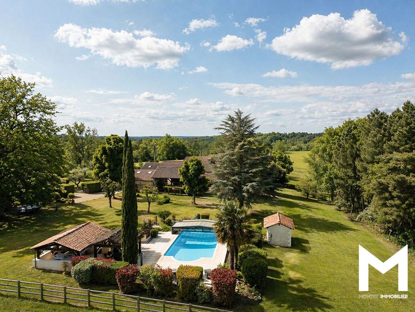 Image Piscine à  maison individuelle de Bussac