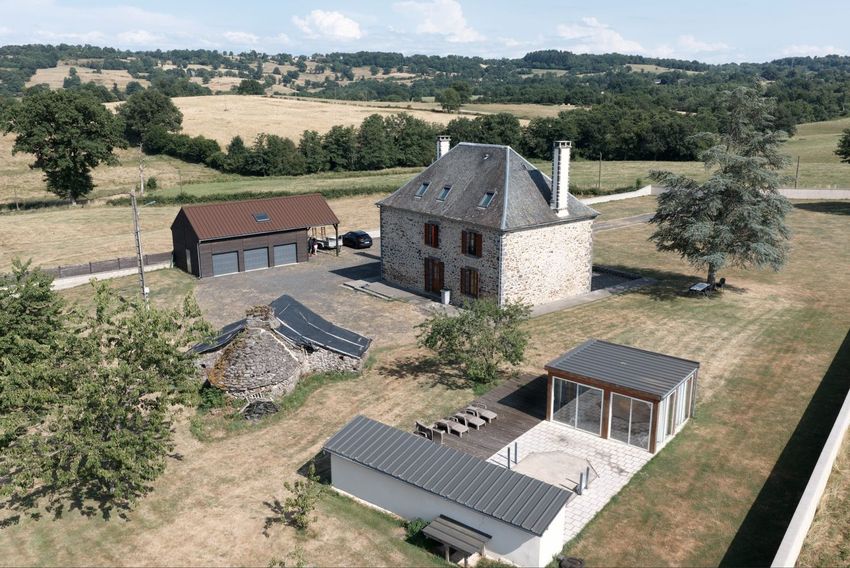 Image Façade à  maison individuelle de Chalvignac