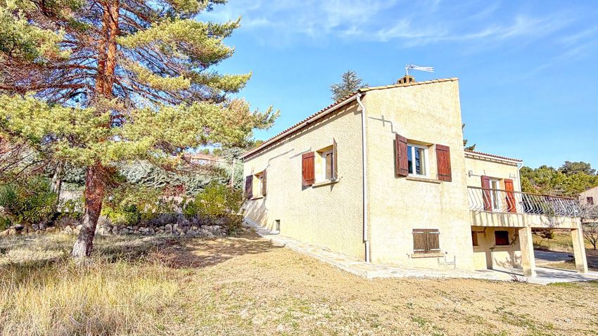 Image Façade à  villa de Pierrevert