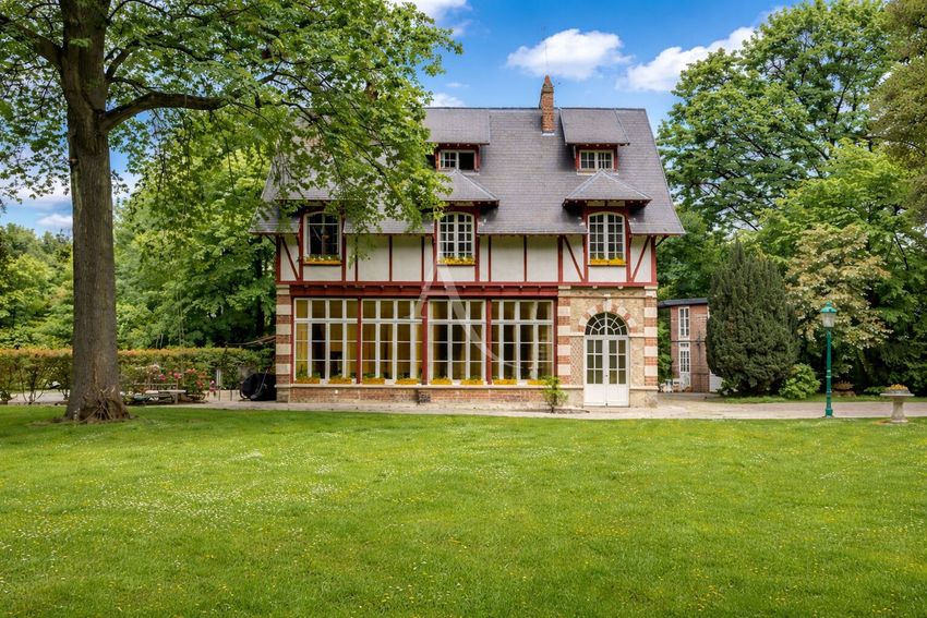 Image Façade à  manoir de Montévrain
