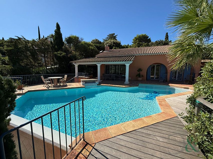 Image Piscine à  maison individuelle de Le Lavandou