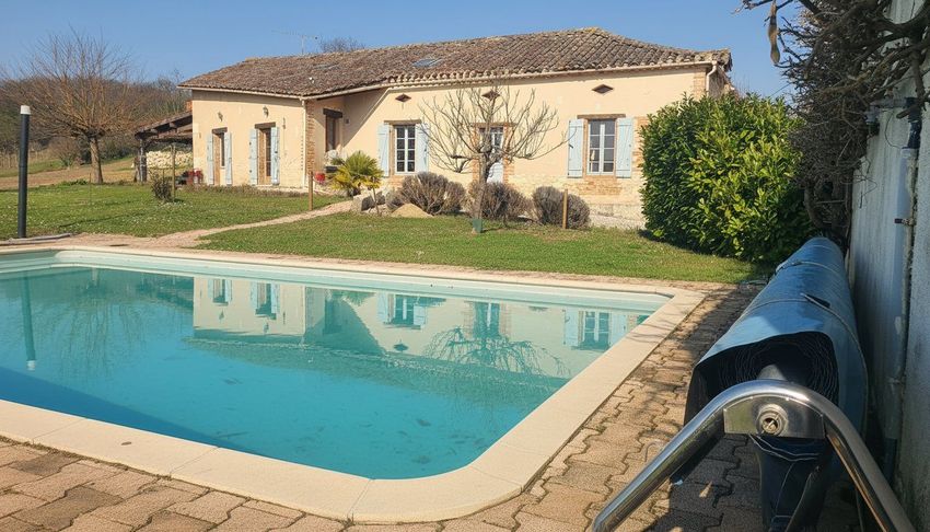 Image Piscine à  maison individuelle de Saint-Amans-de-Pellagal