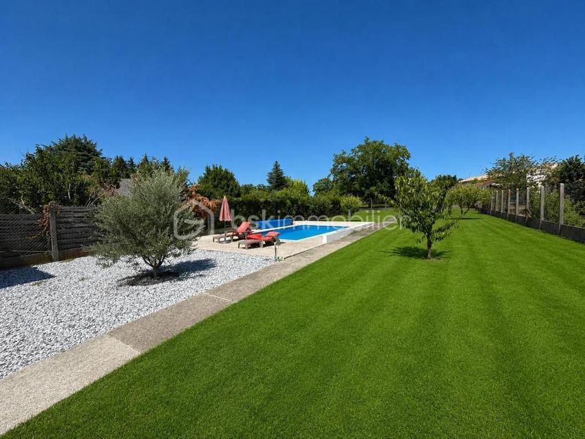 Image Piscine à  propriété agricole de Miramont-de-Guyenne