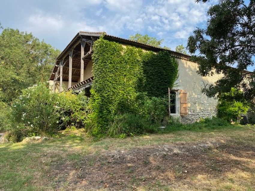 Image Façade à  propriété agricole de Lauraët