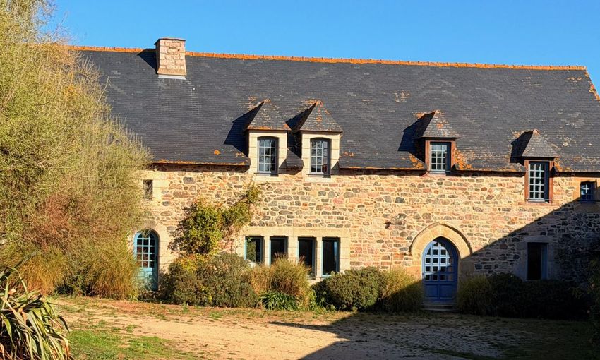 Image Façade à  manoir moderne de Fréhel