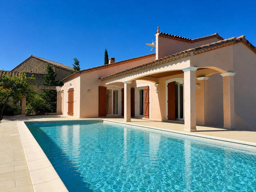 Image Piscine à  maison individuelle de Ornaisons