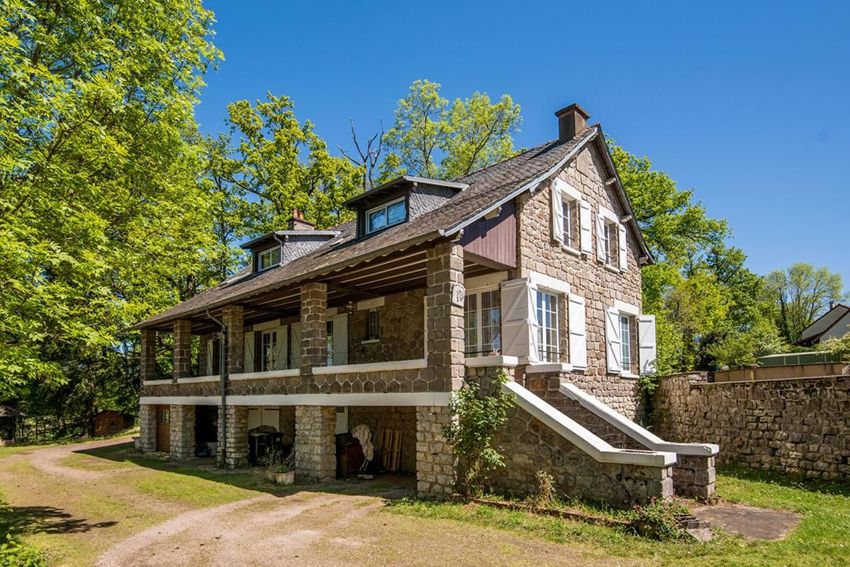 Image Façade à  propriété agricole de Saint-Pantaléon-de-Larche