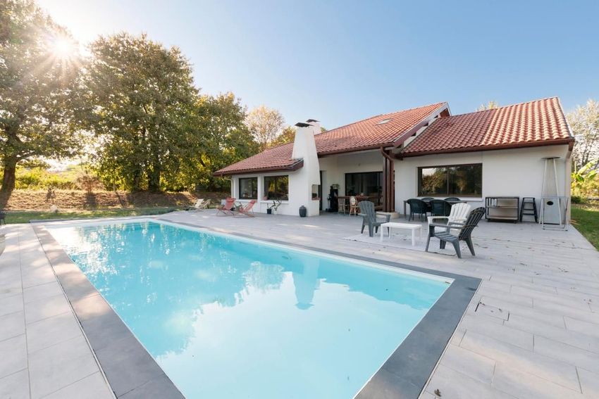 Image Piscine à  maison individuelle de Saint-Pierre-du-Mont