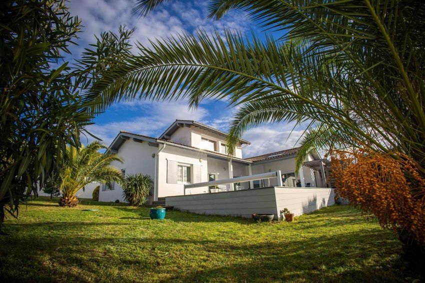 Image Façade à  propriété agricole de Anglet