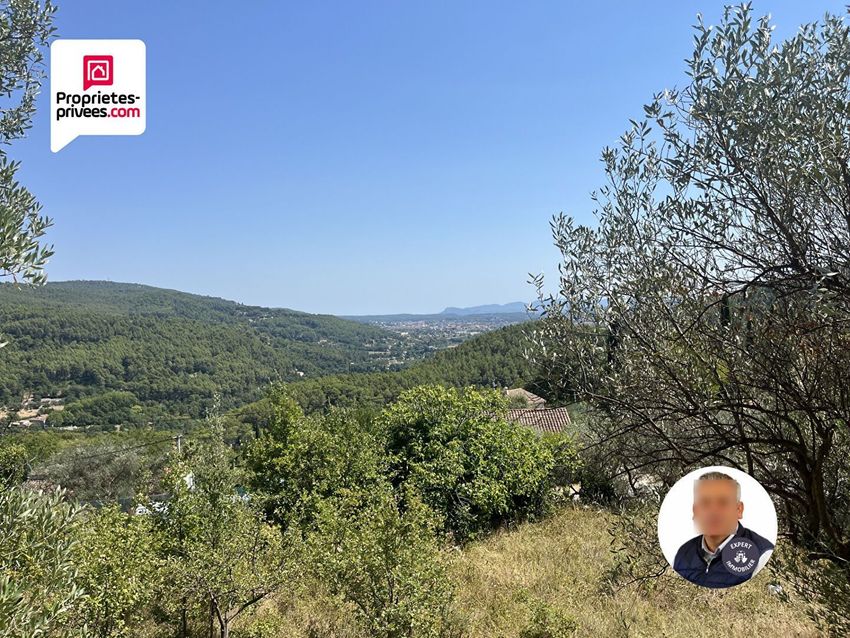 Image Vue à terrain de Draguignan