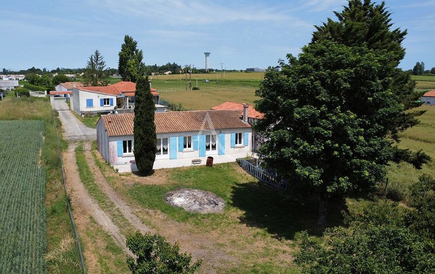 Image Façade à  maison individuelle de Chaniers