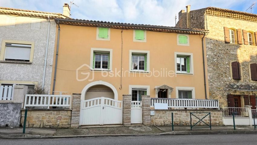 Image Façade à  maison de village de Saint-Just-d'Ardèche
