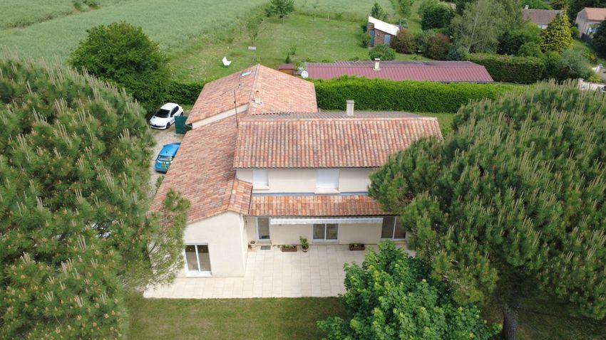 Image Façade à  maison individuelle de Ligugé