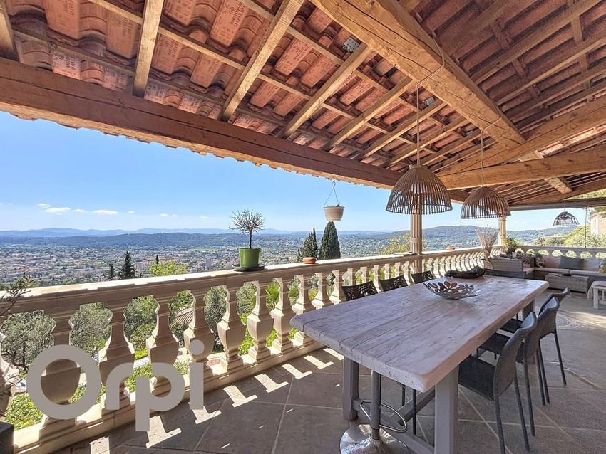 Image Terrasse à  propriété agricole de Draguignan