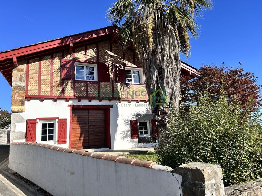 Image Façade à  maison individuelle de Lantabat