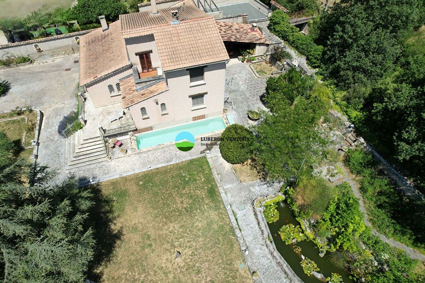 Image Façade à  maison individuelle de Caromb