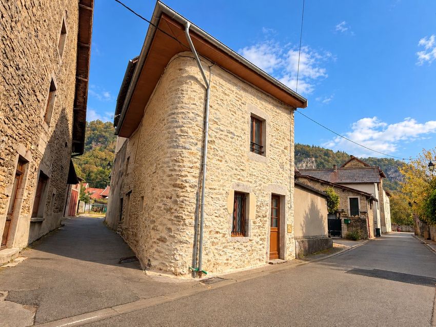 Image Façade à  maison individuelle de Parmilieu