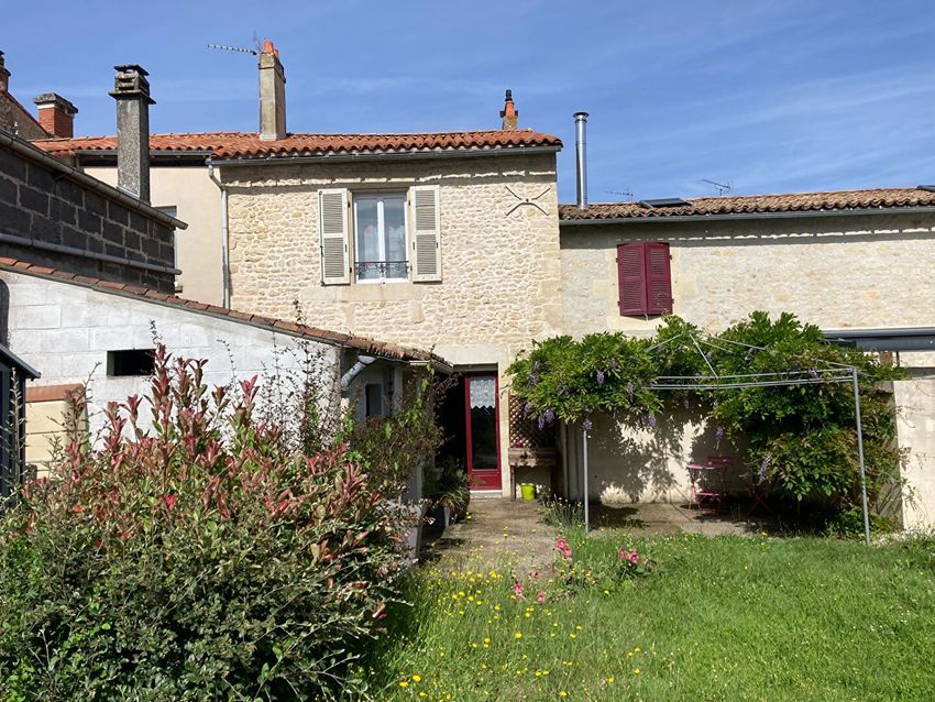 Image Façade à  maison mitoyenne de Saint-Maixent-l'École