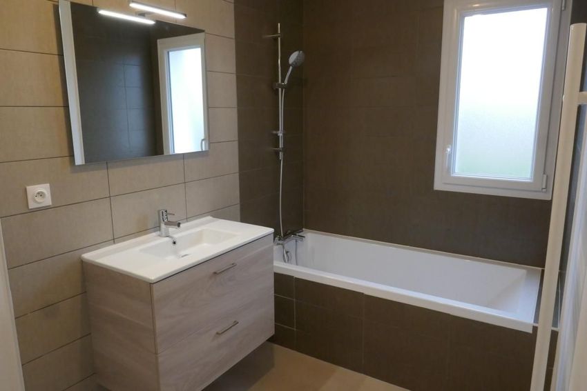 Image Salle de bains à  maison individuelle de Angers
