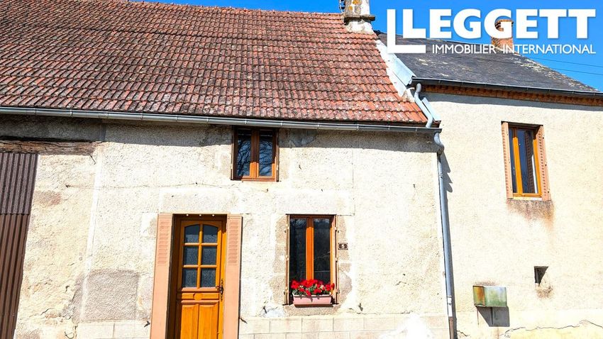 Image Vue à  propriété agricole de Saint-Julien-le-Châtel