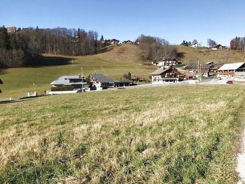 Image Vue à terrain de Bellevaux