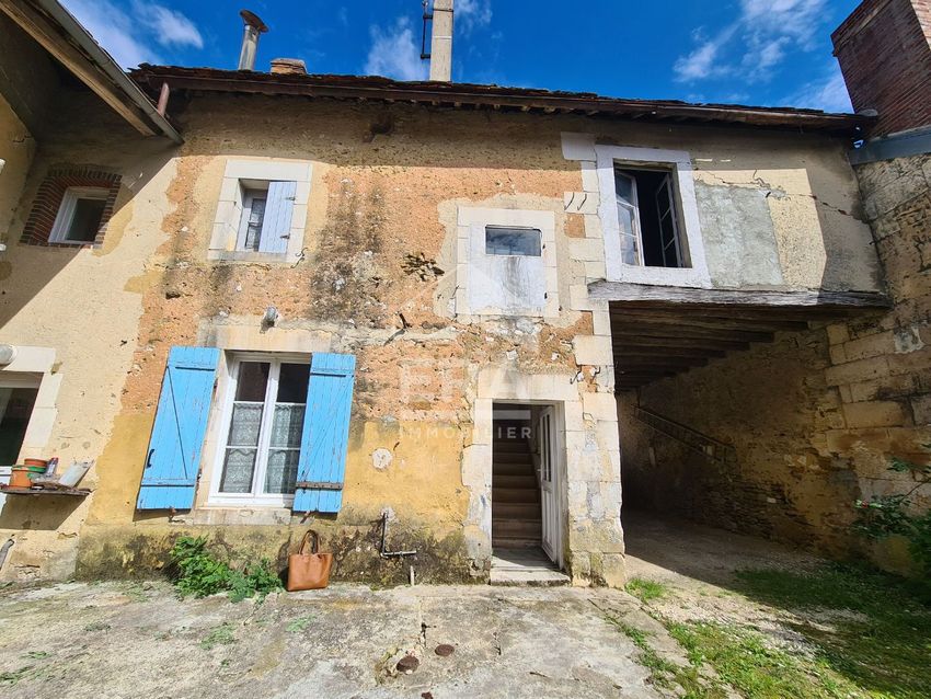 Image Façade à  maison mitoyenne de Leugny