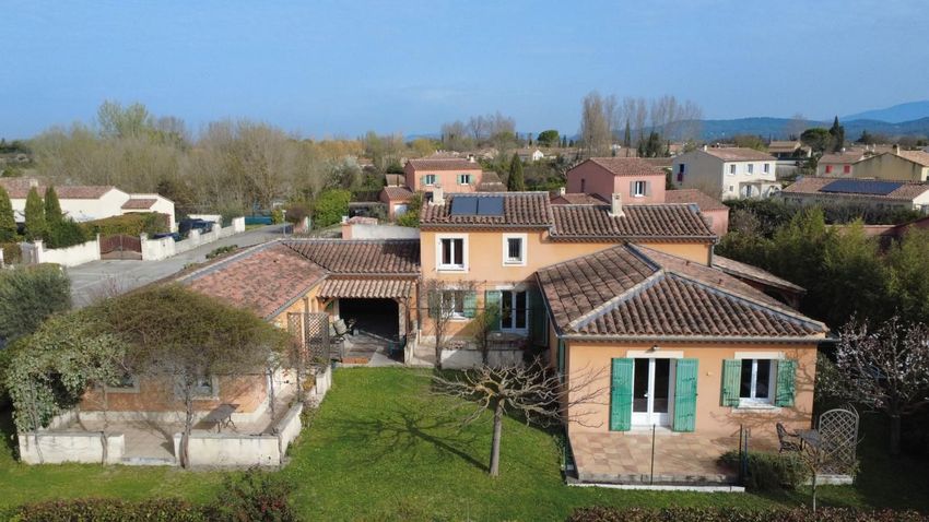 Image Façade à  maison individuelle de L'Isle-sur-la-Sorgue