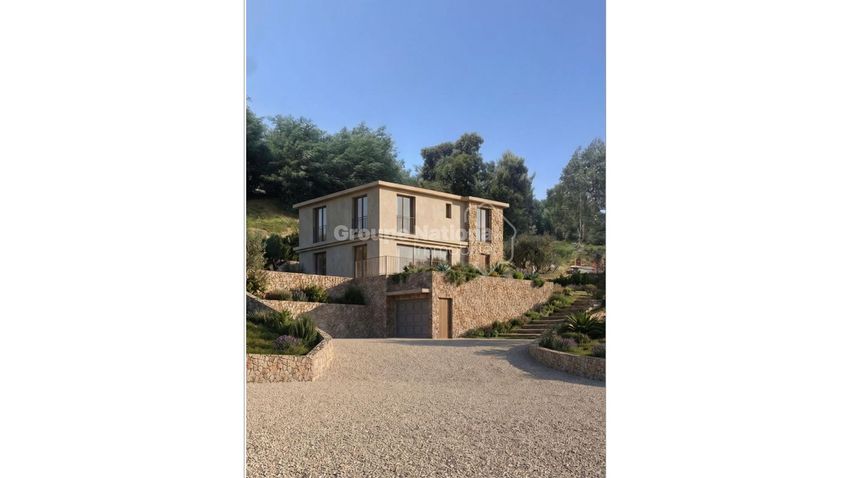 Image Façade à  villa de Pégomas