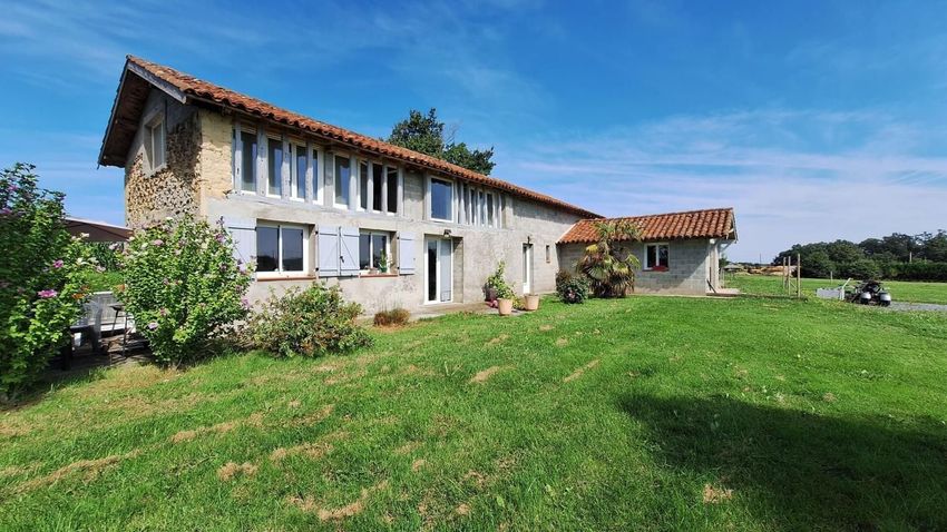 Image Façade à  maison individuelle de Saint-Ost