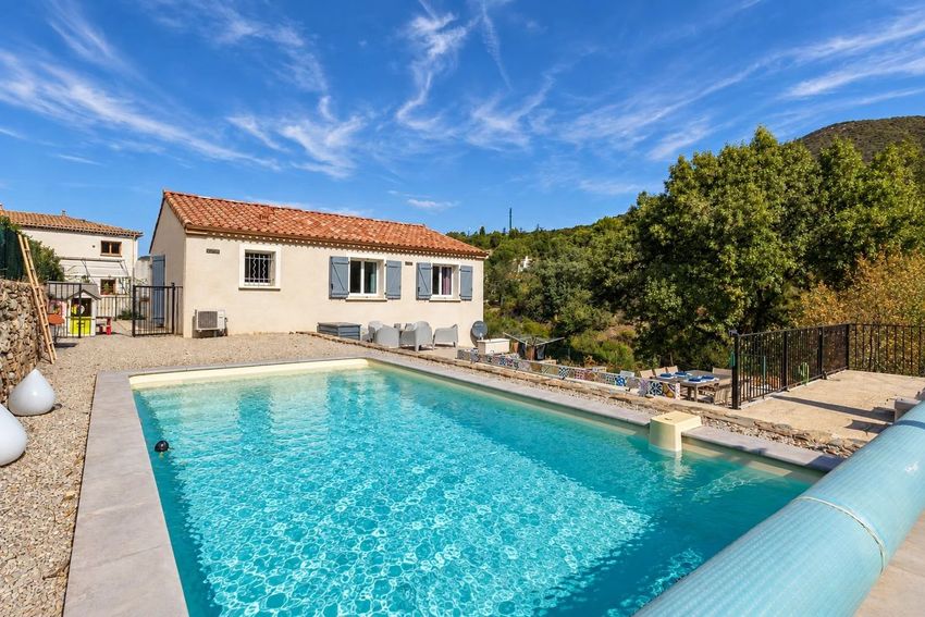 Image Piscine à  maison individuelle de Roquebrun