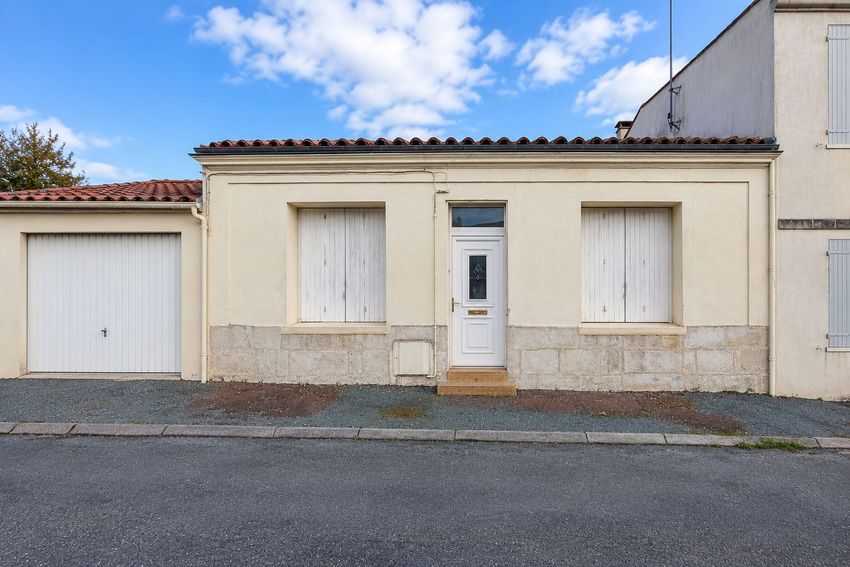 Image Façade à  maison mitoyenne de Rochefort