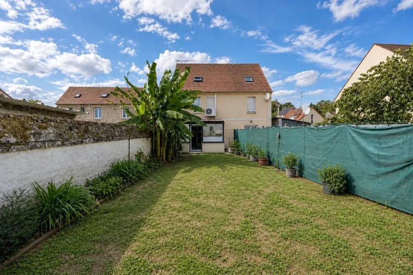 Image Façade à  maison individuelle de Cires-lès-Mello
