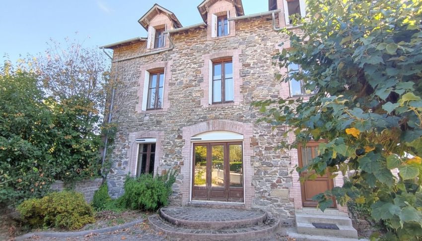 Image Façade à  maison individuelle de Soursac