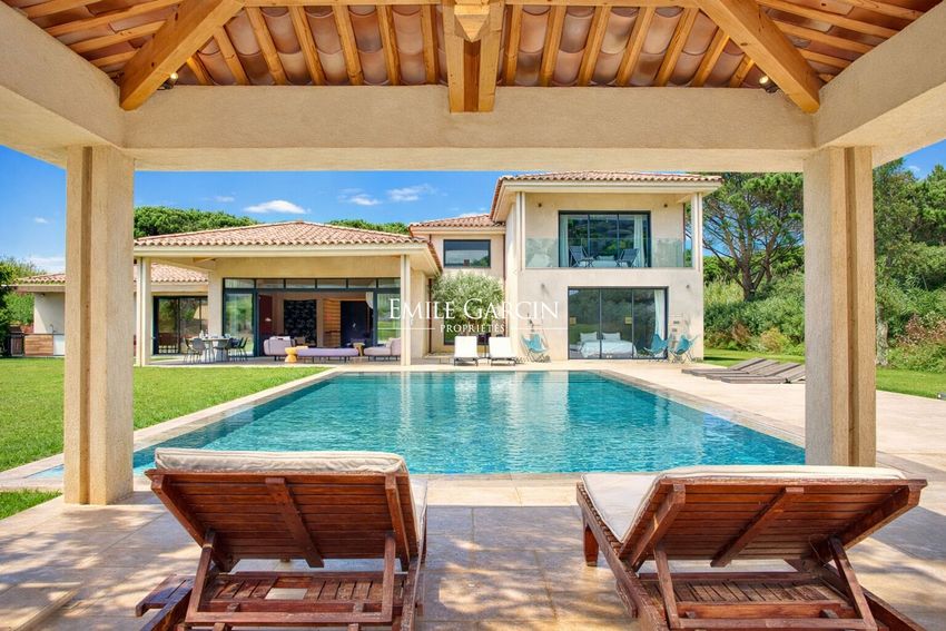 Image Piscine à  manoir de Saint-Tropez