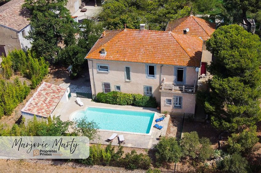 Image Piscine à  manoir de Lézignan-Corbières