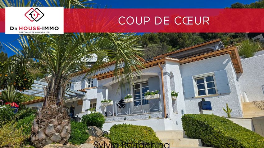 Image Façade à  villa de Carqueiranne