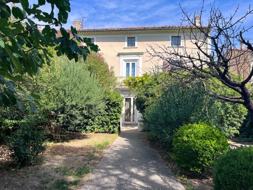 Image Façade à  propriété agricole de Entraigues-sur-la-Sorgue