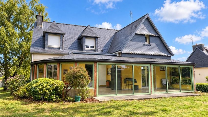 Image Façade à  maison individuelle de Landeleau