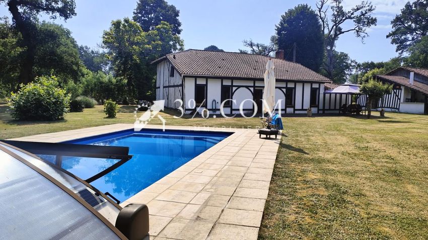 Image Piscine à  maison individuelle de Luxey