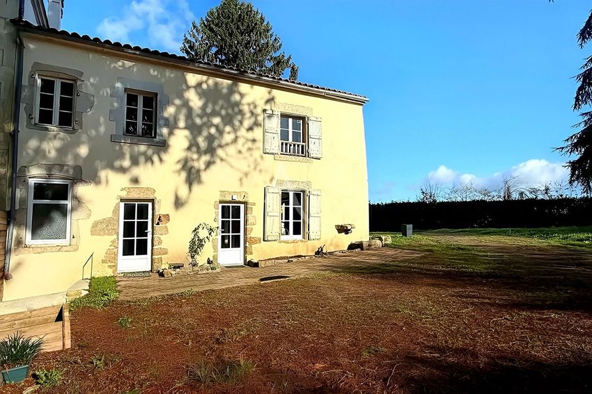 Image Façade à  maison individuelle de La Caillère-Saint-Hilaire