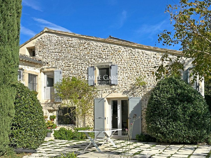 Image Façade à  maison individuelle de Visan