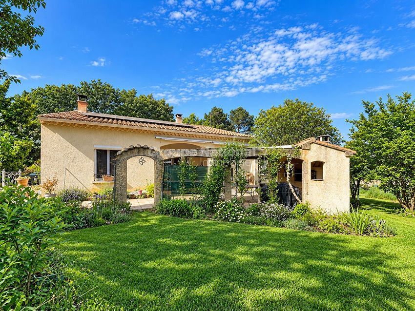 Image Façade à  maison individuelle de Suze-la-Rousse