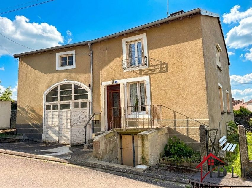 Image Façade à  maison de village de Melay