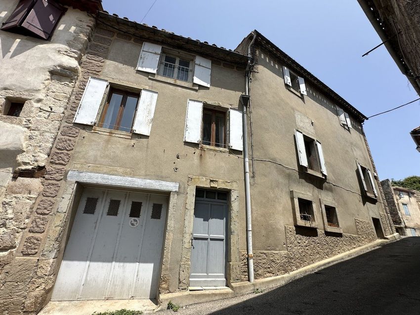 Image Vue à  maison de village de Caunes-Minervois