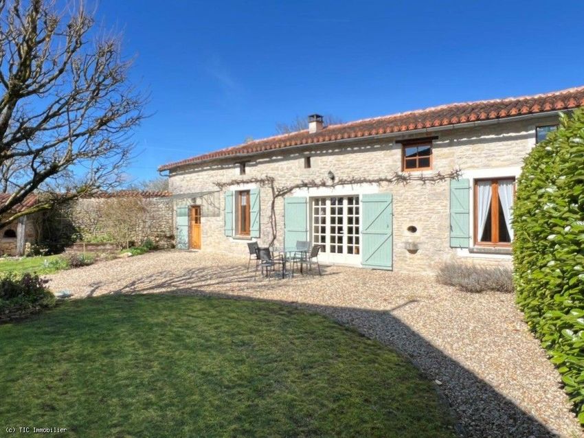 Image Façade à  maison individuelle de Verteuil-sur-Charente