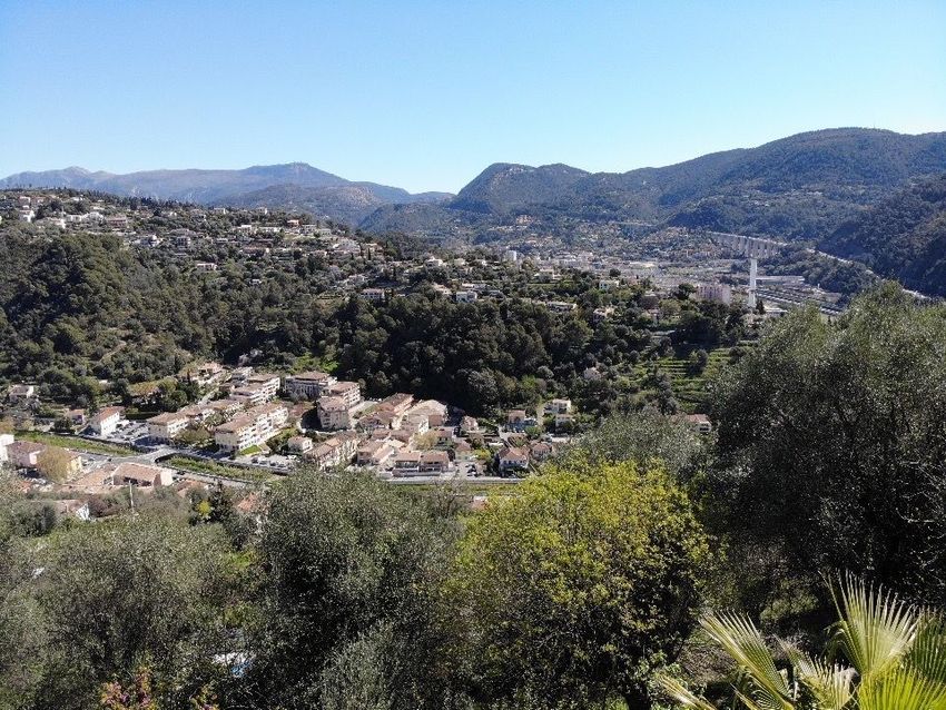 Image Vue à terrain de Saint-André-de-la-Roche