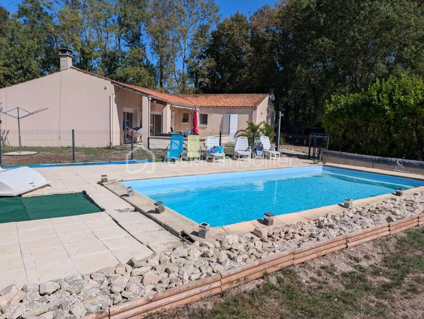Image Piscine à  maison individuelle de Vouhé