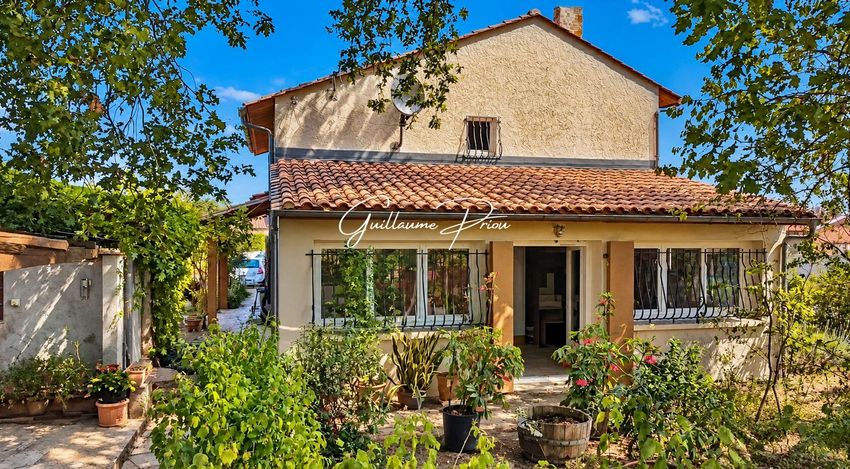 Image Façade à  villa de Saint-Loubès