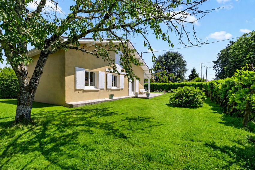 Image Façade à  maison individuelle de Léognan
