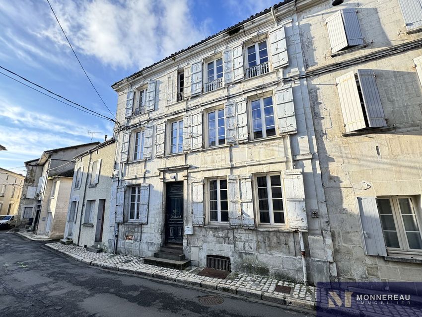Image Vue à  maison individuelle de Barbezieux-Saint-Hilaire
